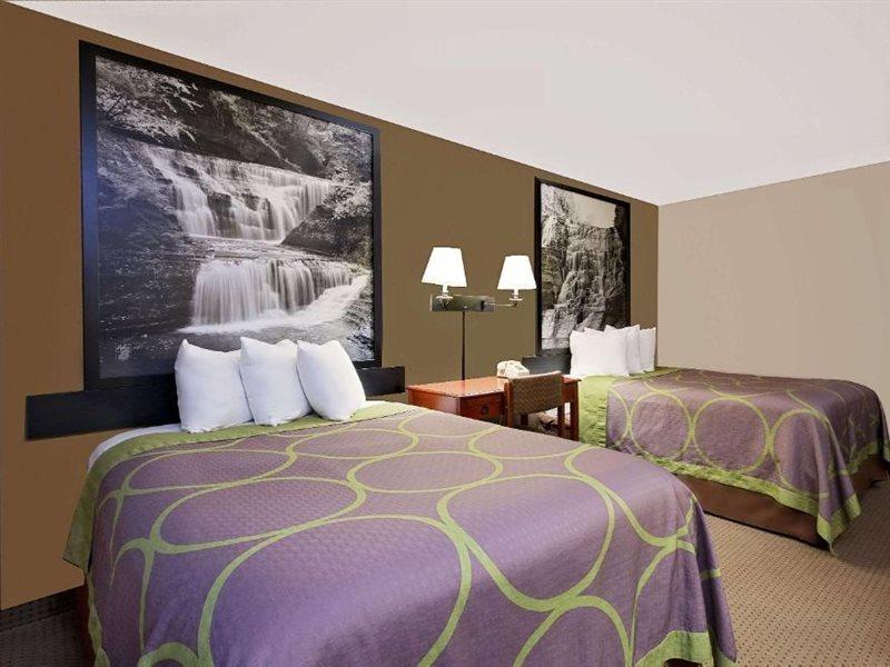 Super 8 By Wyndham Ithaca Otel Dış mekan fotoğraf