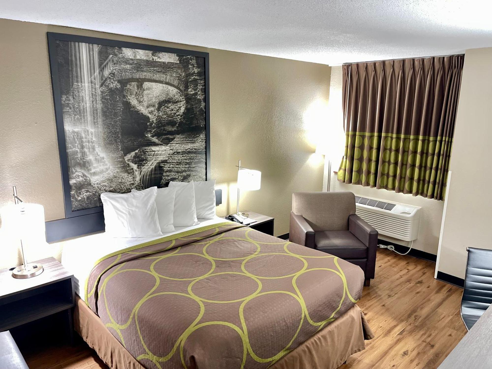 Super 8 By Wyndham Ithaca Otel Dış mekan fotoğraf