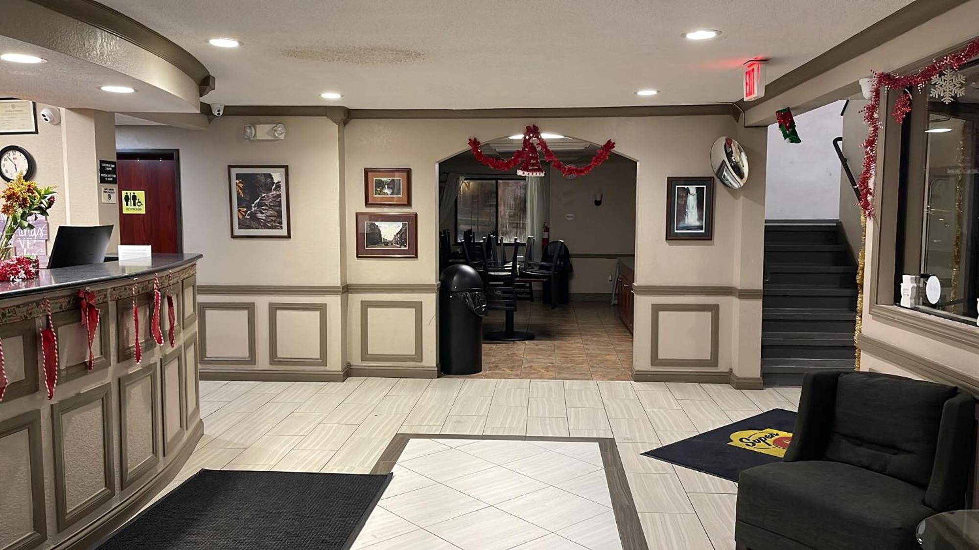 Super 8 By Wyndham Ithaca Otel Dış mekan fotoğraf