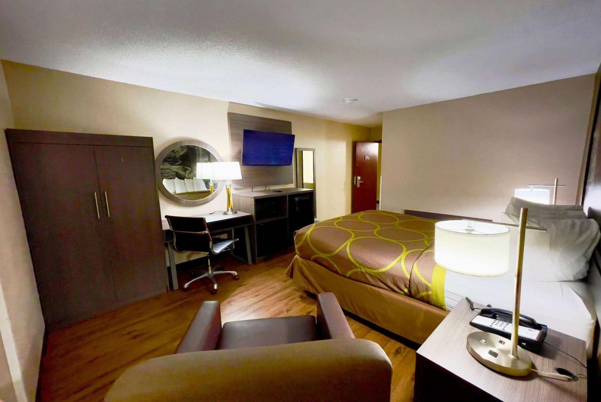Super 8 By Wyndham Ithaca Otel Dış mekan fotoğraf