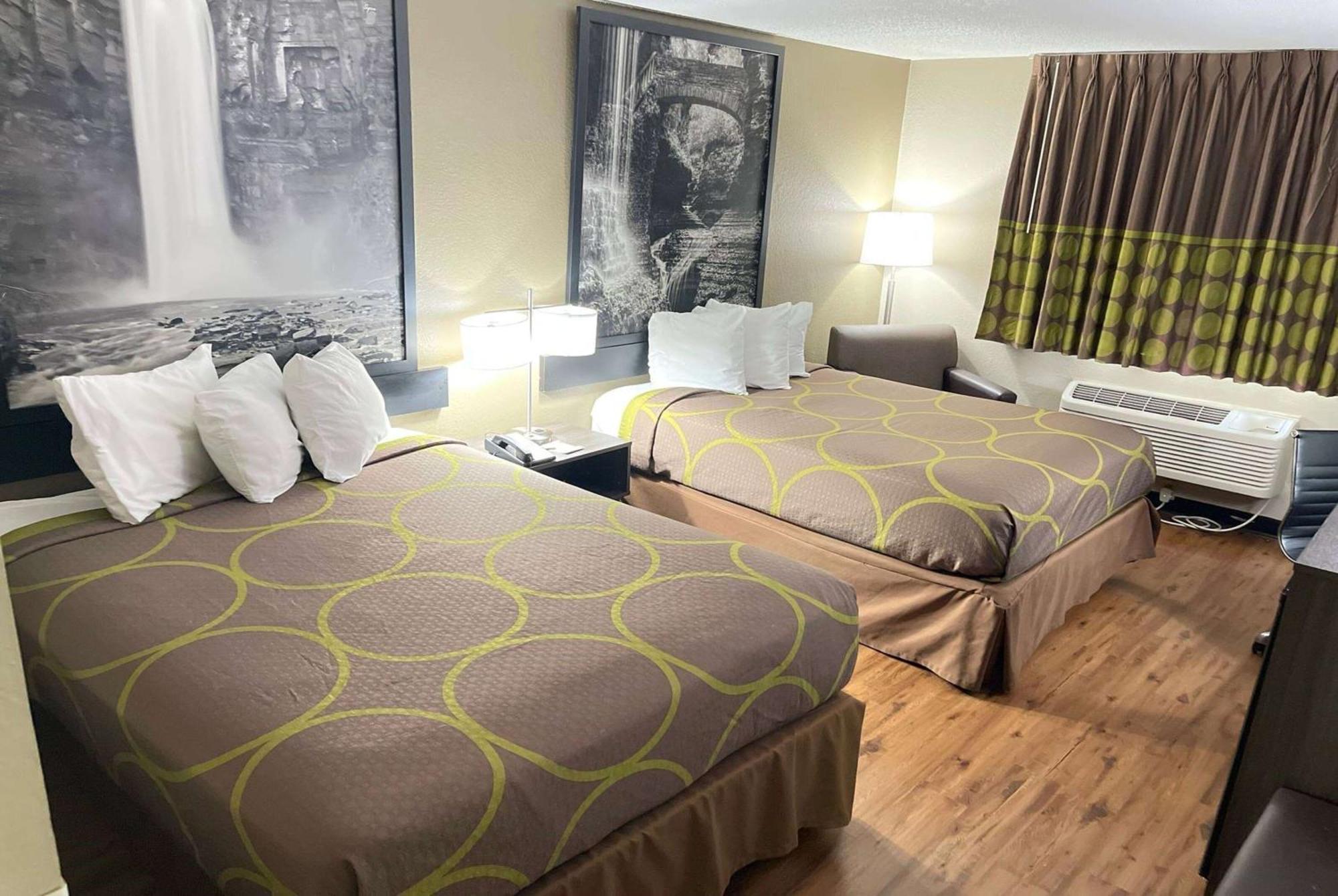 Super 8 By Wyndham Ithaca Otel Dış mekan fotoğraf