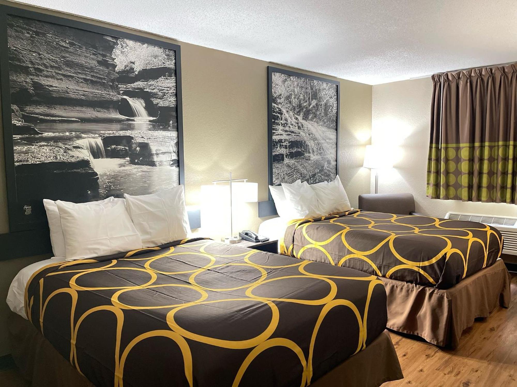 Super 8 By Wyndham Ithaca Otel Dış mekan fotoğraf