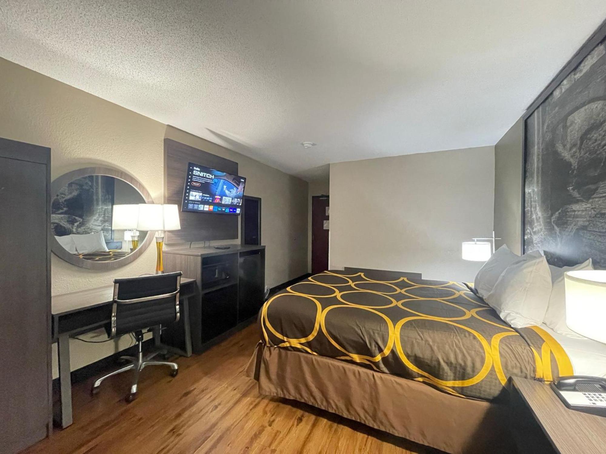 Super 8 By Wyndham Ithaca Otel Dış mekan fotoğraf