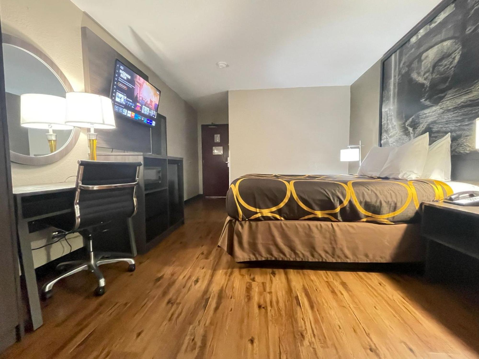 Super 8 By Wyndham Ithaca Otel Dış mekan fotoğraf