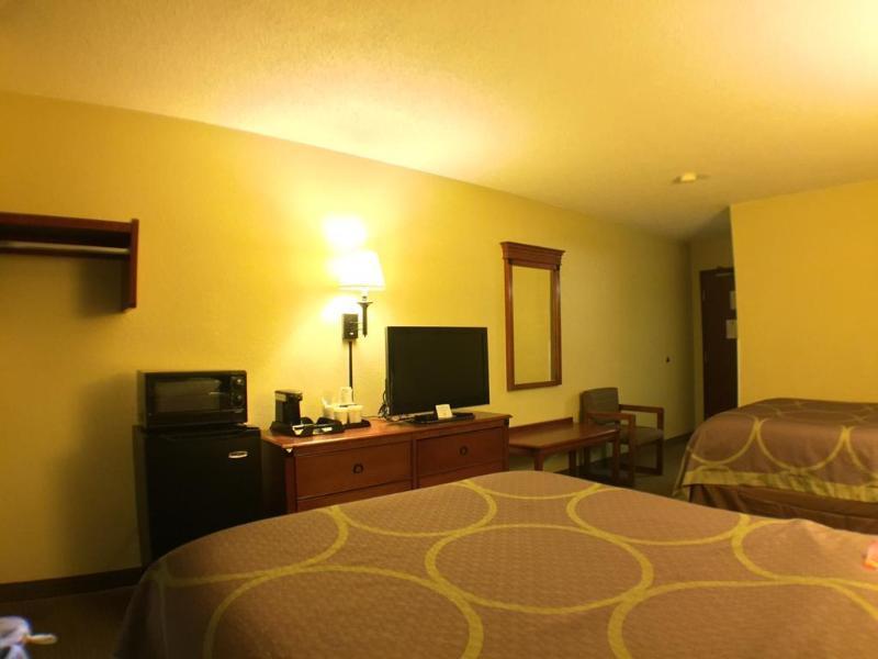 Super 8 By Wyndham Ithaca Otel Dış mekan fotoğraf
