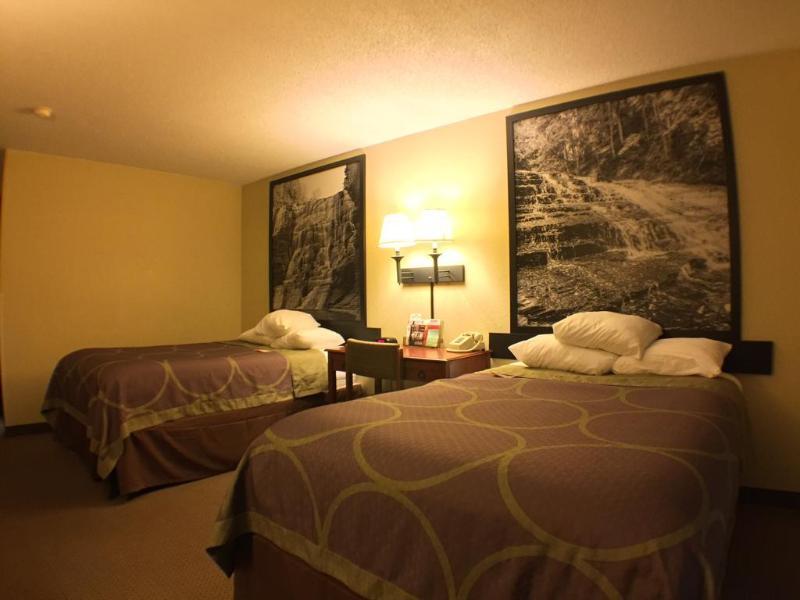 Super 8 By Wyndham Ithaca Otel Dış mekan fotoğraf